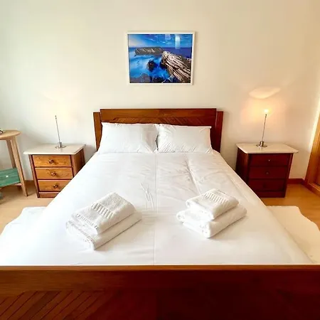 Apartamento T2 Com Vista Panoramica Sobre A Costa Appartement *